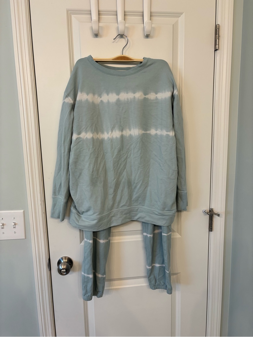 Tie-Dye Relaxed Pullover Maternity Set in Light Blue